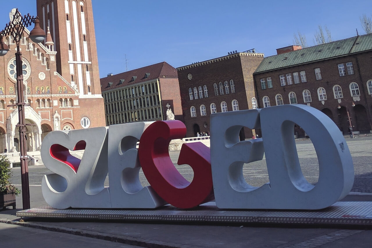 szeged_fiataloknak2