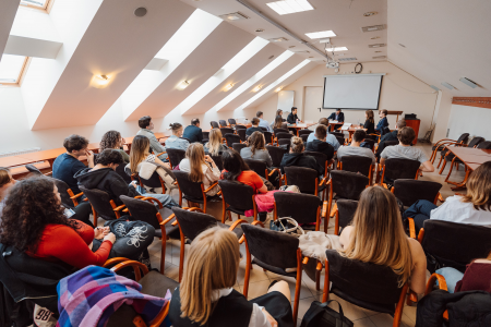 Particular_interest_surrounded_the_geopolitical_simulation_entitled_Who_rules_Middle-earth